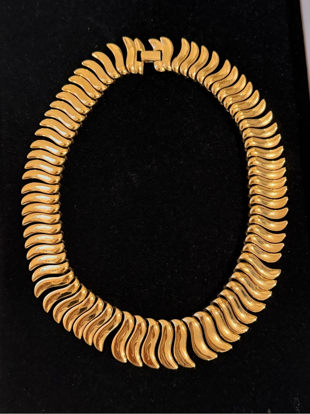 Napier Vintage Gold Sculpted Wave Link Necklace - Women Jewelry